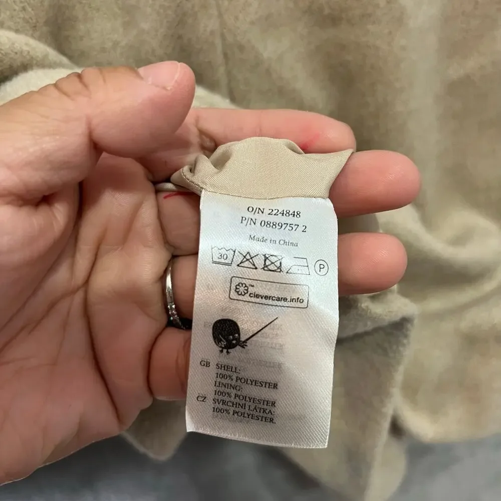 Monki camel lay cozy